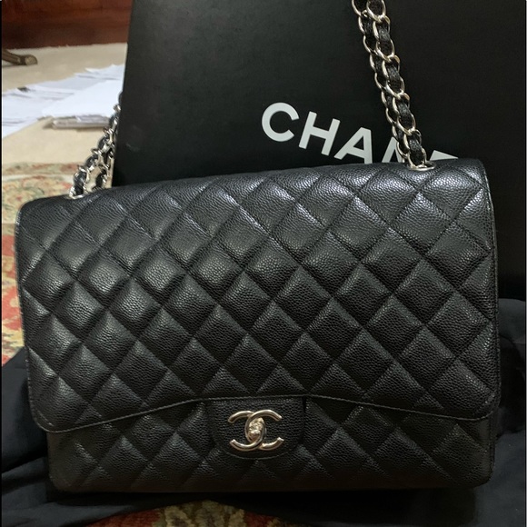 CHANEL Handbags - Pristine Chanel Classic Jumbo Double Flap Bag